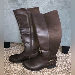 Brown boots